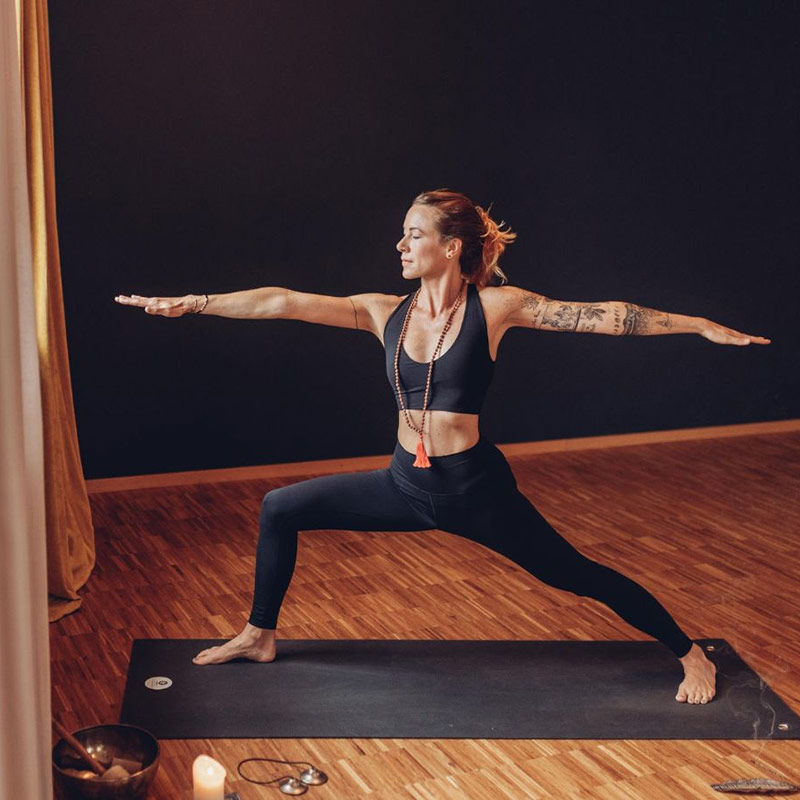 Nina - Vinyasa Yoga 